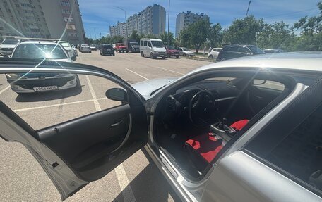 BMW 1 серия, 2004 год, 600 000 рублей, 3 фотография