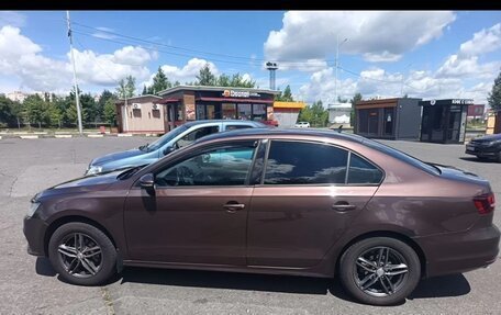 Volkswagen Jetta VI, 2016 год, 1 000 000 рублей, 3 фотография