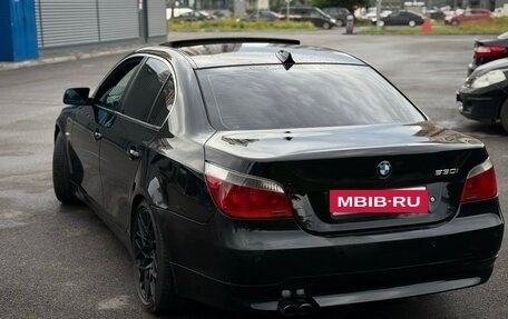 BMW 5 серия, 2005 год, 900 000 рублей, 1 фотография