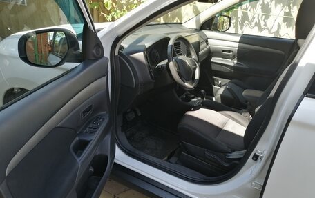 Mitsubishi Outlander III рестайлинг 3, 2012 год, 1 250 000 рублей, 6 фотография
