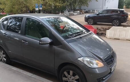 Mercedes-Benz A-Класс, 2011 год, 800 000 рублей, 2 фотография