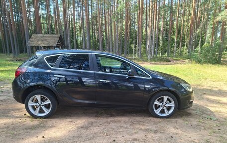 Opel Astra J, 2013 год, 550 000 рублей, 9 фотография