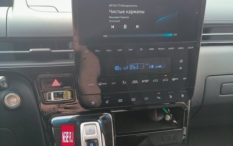 Hyundai Staria, 2024 год, 6 200 000 рублей, 17 фотография