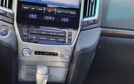 Toyota Land Cruiser 200, 2011 год, 3 950 000 рублей, 8 фотография