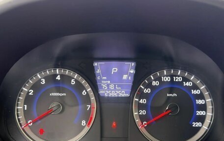 Hyundai Solaris II рестайлинг, 2011 год, 590 000 рублей, 8 фотография