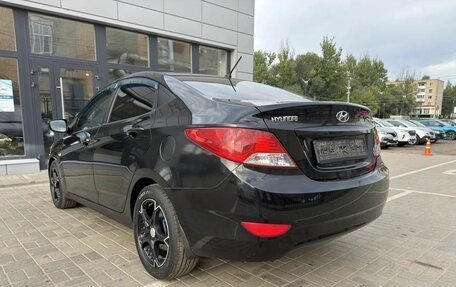 Hyundai Solaris II рестайлинг, 2011 год, 590 000 рублей, 21 фотография