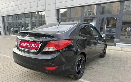 Hyundai Solaris II рестайлинг, 2011 год, 590 000 рублей, 24 фотография
