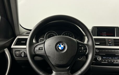 BMW 3 серия, 2018 год, 1 380 200 рублей, 11 фотография