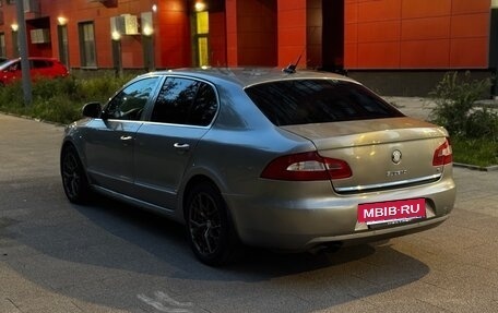 Skoda Superb III рестайлинг, 2009 год, 750 000 рублей, 2 фотография