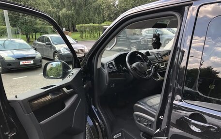 Volkswagen Multivan T6 рестайлинг, 2018 год, 4 500 000 рублей, 7 фотография