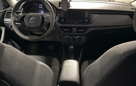 Skoda Rapid II, 2020 год, 1 600 000 рублей, 10 фотография
