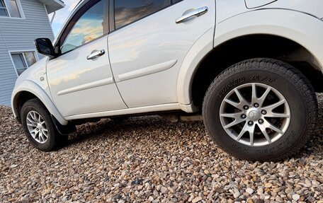 Mitsubishi Pajero Sport II рестайлинг, 2013 год, 1 300 000 рублей, 10 фотография