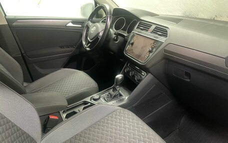 Volkswagen Tiguan II, 2018 год, 2 090 000 рублей, 9 фотография