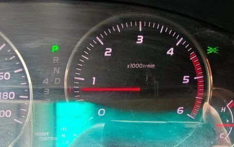 Toyota Land Cruiser Prado 120 рестайлинг, 2009 год, 2 353 535 рублей, 8 фотография