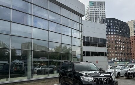Toyota Land Cruiser Prado 150 рестайлинг 2, 2021 год, 4 490 000 рублей, 5 фотография