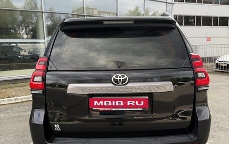 Toyota Land Cruiser Prado 150 рестайлинг 2, 2021 год, 4 490 000 рублей, 8 фотография