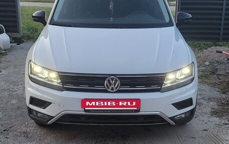 Volkswagen Tiguan II, 2019 год, 2 600 000 рублей, 4 фотография