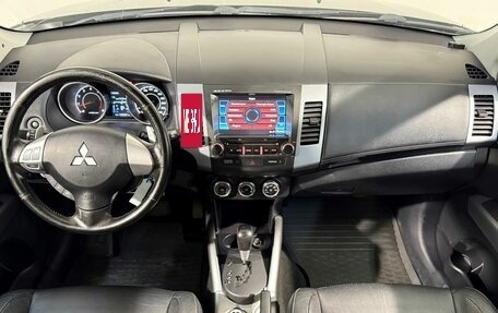 Mitsubishi Outlander III рестайлинг 3, 2012 год, 1 299 800 рублей, 10 фотография