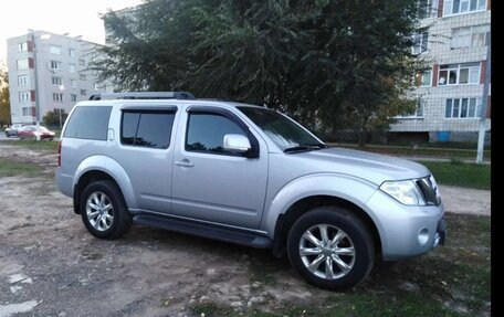 Nissan Pathfinder, 2011 год, 1 900 000 рублей, 5 фотография