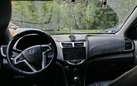 Hyundai Solaris II рестайлинг, 2012 год, 380 000 рублей, 2 фотография