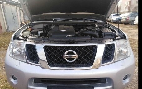 Nissan Pathfinder, 2011 год, 1 900 000 рублей, 2 фотография