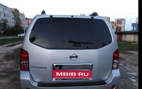 Nissan Pathfinder, 2011 год, 1 900 000 рублей, 3 фотография