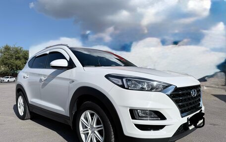 Hyundai Tucson III, 2019 год, 2 300 000 рублей, 2 фотография