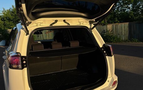 Toyota RAV4, 2016 год, 2 100 000 рублей, 18 фотография