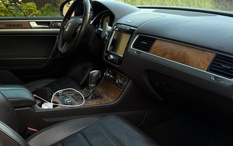 Volkswagen Touareg III, 2013 год, 1 799 000 рублей, 15 фотография