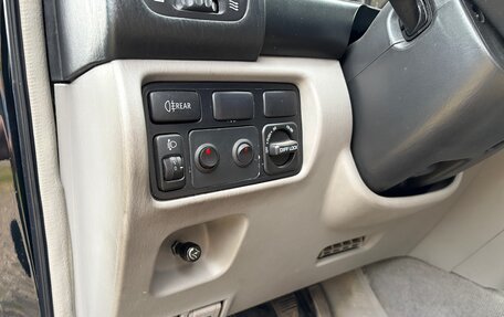 Toyota Land Cruiser 100 рестайлинг 2, 2005 год, 2 485 000 рублей, 9 фотография