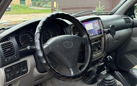 Toyota Land Cruiser 100 рестайлинг 2, 2005 год, 2 485 000 рублей, 8 фотография