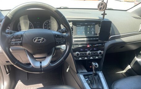 Hyundai Elantra VI рестайлинг, 2018 год, 1 450 000 рублей, 11 фотография