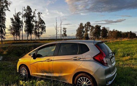 Honda Fit III, 2017 год, 950 000 рублей, 4 фотография