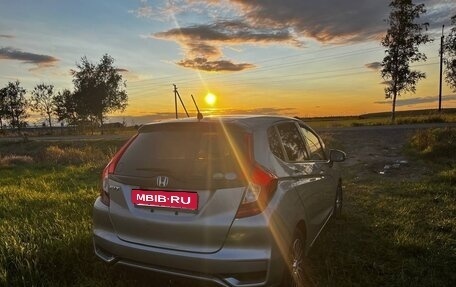 Honda Fit III, 2017 год, 950 000 рублей, 2 фотография