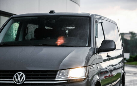 Volkswagen Caravelle T6 рестайлинг, 2020 год, 3 499 000 рублей, 2 фотография