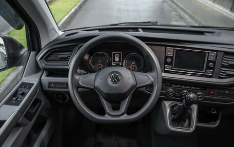 Volkswagen Caravelle T6 рестайлинг, 2020 год, 3 499 000 рублей, 13 фотография