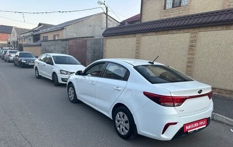 KIA Rio IV, 2017 год, 620 000 рублей, 2 фотография