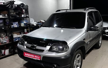Chevrolet Niva I рестайлинг, 2004 год, 500 000 рублей, 1 фотография