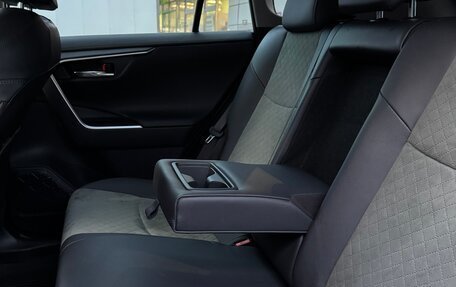 Toyota RAV4, 2025 год, 4 000 000 рублей, 7 фотография