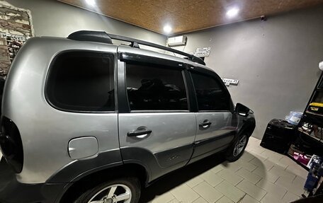 Chevrolet Niva I рестайлинг, 2004 год, 500 000 рублей, 2 фотография