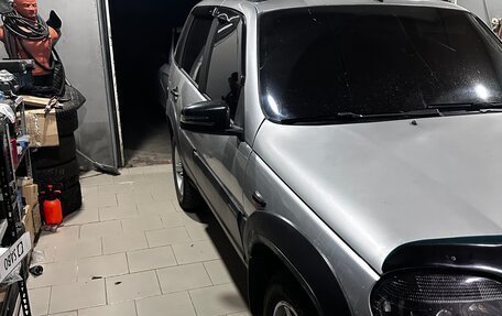 Chevrolet Niva I рестайлинг, 2004 год, 500 000 рублей, 3 фотография