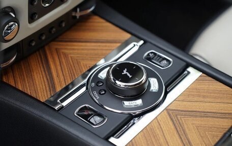 Rolls-Royce Wraith, 2014 год, 15 000 000 рублей, 26 фотография