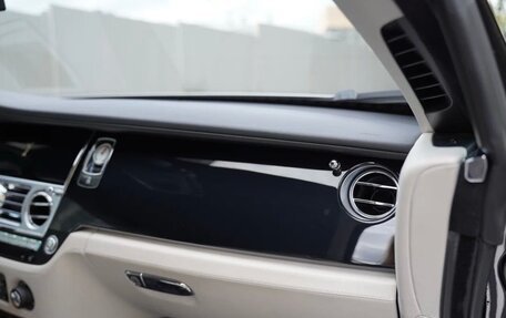 Rolls-Royce Wraith, 2014 год, 15 000 000 рублей, 28 фотография