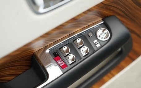 Rolls-Royce Wraith, 2014 год, 15 000 000 рублей, 29 фотография