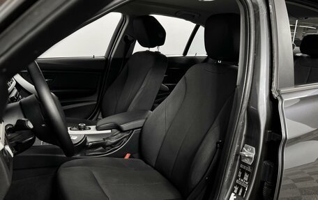BMW 3 серия, 2018 год, 1 498 300 рублей, 10 фотография