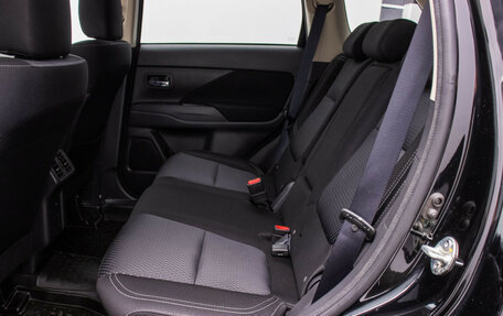 Mitsubishi Outlander III рестайлинг 3, 2019 год, 1 900 000 рублей, 11 фотография