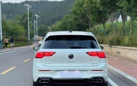 Volkswagen Golf VIII, 2023 год, 2 200 000 рублей, 7 фотография