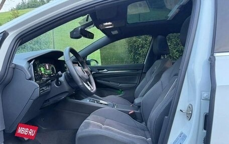 Volkswagen Golf VIII, 2023 год, 2 200 000 рублей, 8 фотография