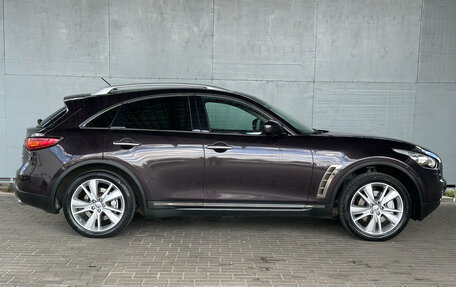 Infiniti QX70, 2014 год, 2 100 000 рублей, 8 фотография