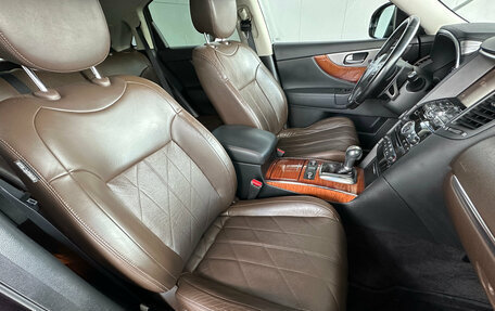 Infiniti QX70, 2014 год, 2 100 000 рублей, 12 фотография